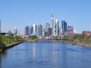 Running: 12 km Frankfurt_Skyline